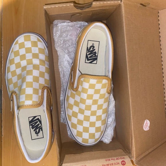 Checkered vans - Picture 1 of 2